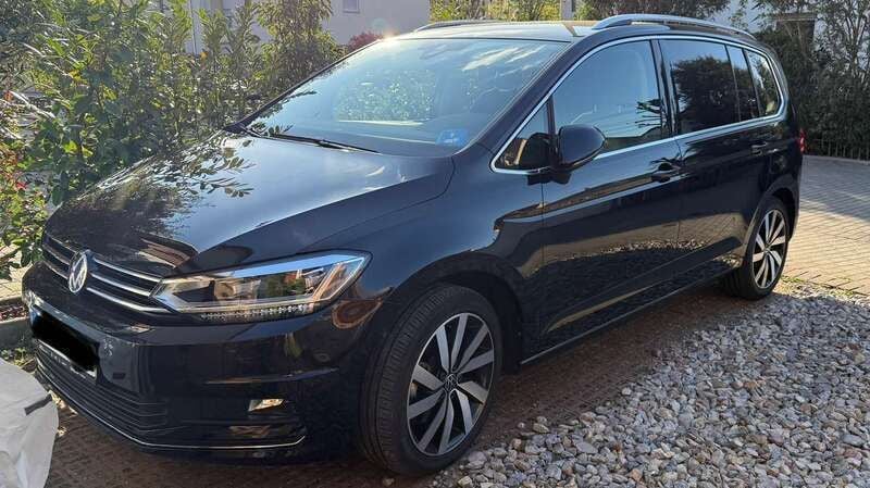 Gebraucht 2023 VW Touran Highline Van / Kleinbus | 30.400 € (Superpreis) - Bild 1/2