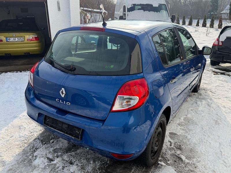 Gebraucht Renault Clio III Dynamique 75 PS (55 kW) 2009 Blau Limousine