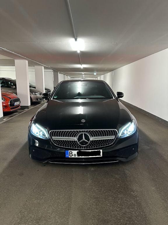 Gebraucht Mercedes E200 184 PS (135 kW) 2016 Schwarz Limousine