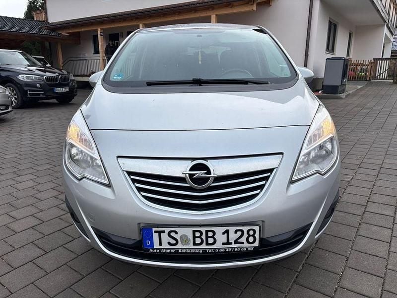 Silber Gebraucht 2011 Opel Meriva Van / Kleinbus | 1.399 € (Superpreis) - Bild 1/4