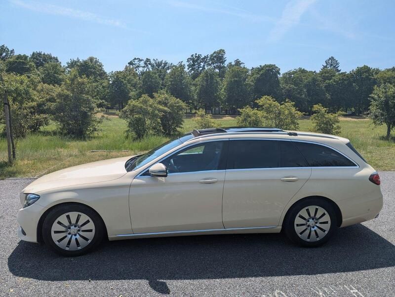 Beige Gebraucht 2017 Mercedes E220 Kombi | 9.800 € - Bild 1/4