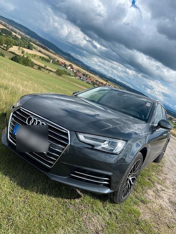 Grau Gebraucht 2016 Audi A4 Comfort Kombi | 15.950 € (Fairer Preis) - Bild 1/4