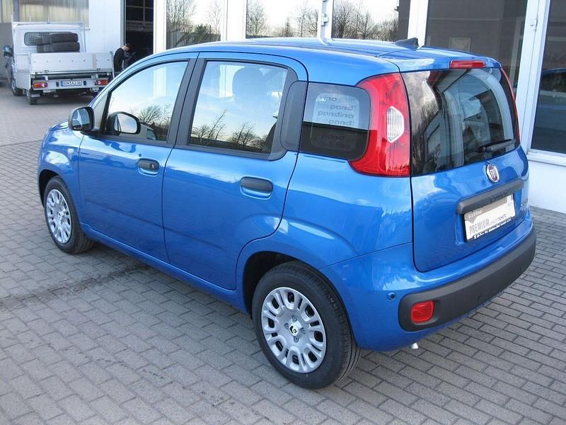 Neu Fiat Panda Icon 65 PS (47 kW) 2026 Blau Kleinwagen