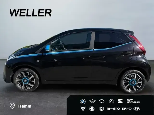 Używany Toyota Aygo Trend 72 KM (52 kW) 2018 Czarny Hatchback