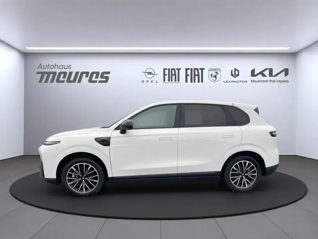 Neu Leapmotor B10 160 kW (218 PS) 2026 Weiss SUV