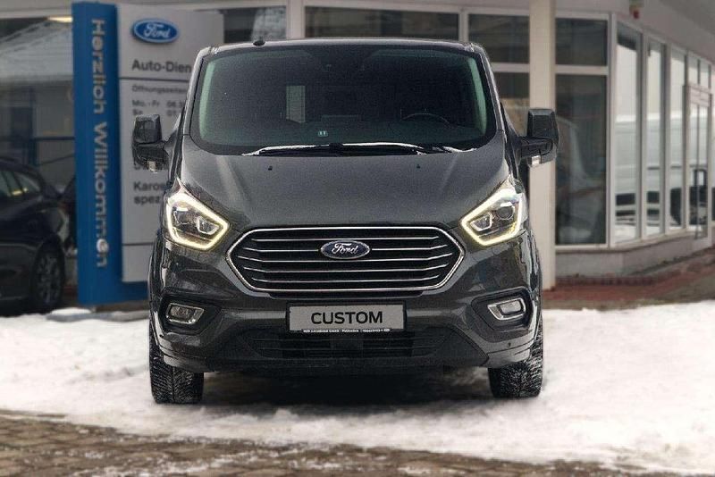 Gebraucht Ford Transit Custom Titanium 170 PS (125 kW) 2019 Magneticgrau (metallic) Van / Kleinbus
