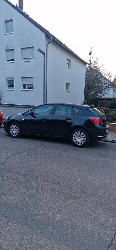 Gebraucht Opel Astra 165 PS (121 kW) 2013 Schwarz Kleinwagen