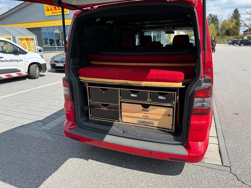 Second-hand VW T5 174 CP (127 kW) 2004 Roșu Van