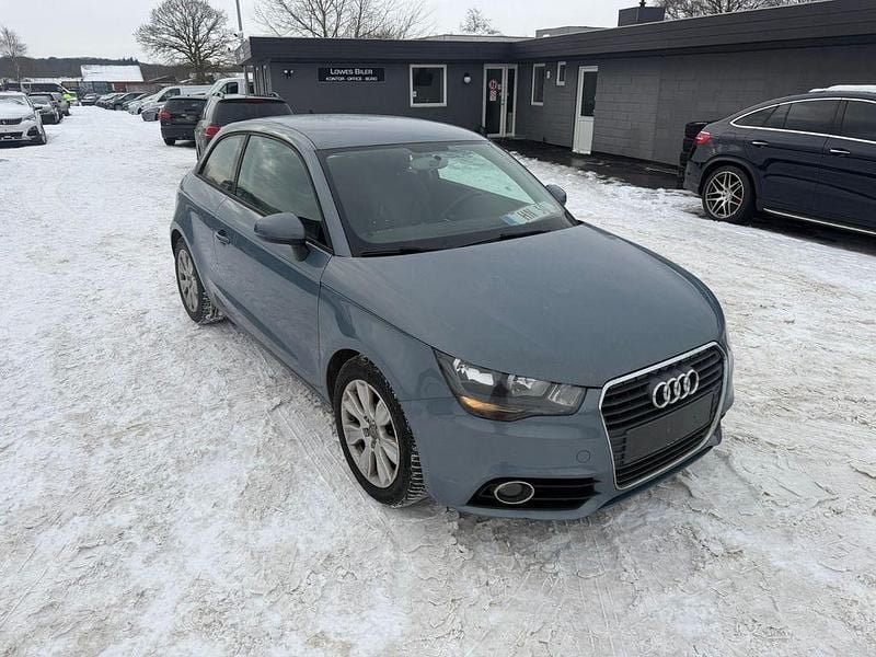 Gebraucht Audi A1 Ambition 105 PS (77 kW) 2011 Blau Kleinwagen
