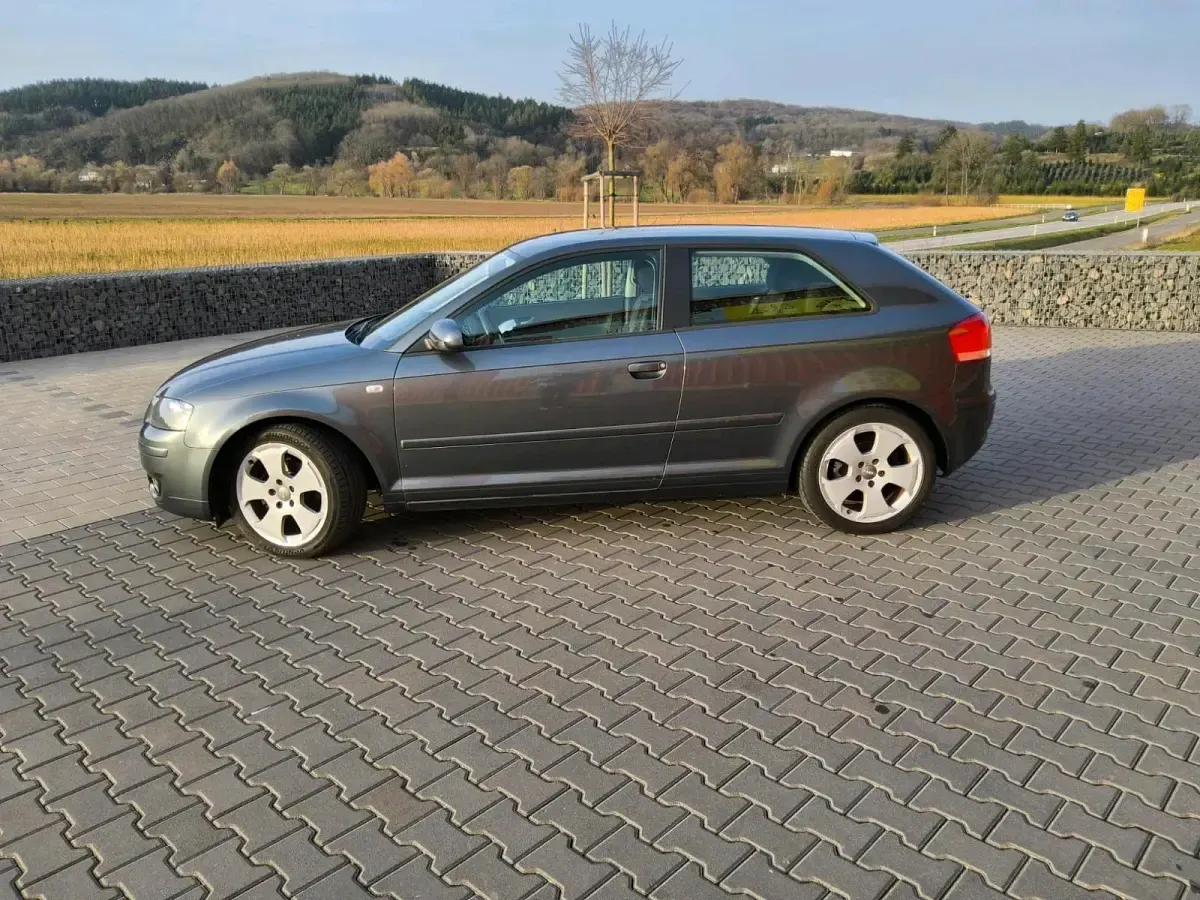 Second-hand Audi A3 Ambition 102 CP (75 kW) 2008 Gri Hatchback