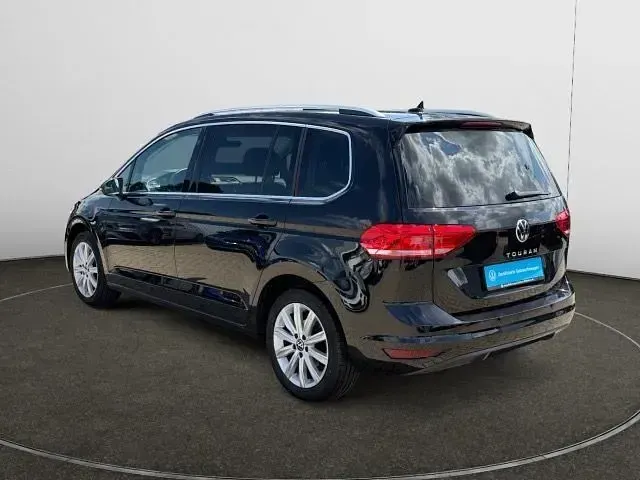 Gebraucht VW Touran Highline 150 PS (110 kW) 2022 Deep black perleffekt Van / Kleinbus