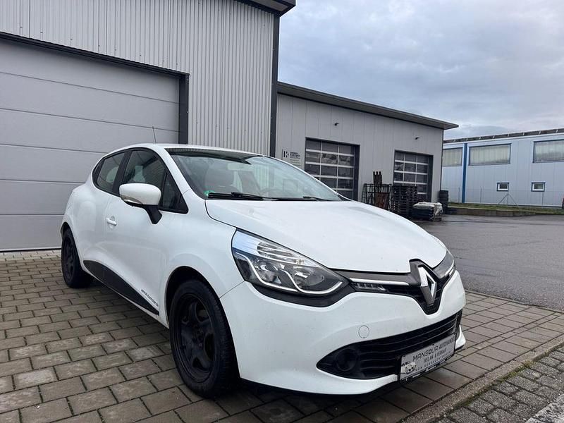 Weiß Gebraucht 2013 Renault Clio IV Dynamique Limousine | 4.900 € (Fairer Preis) - Bild 1/4