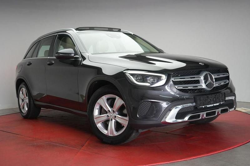 Graphite grey Gebraucht 2020 Mercedes GLC220 SUV | 33.990 € (Fairer Preis) - Bild 1/4