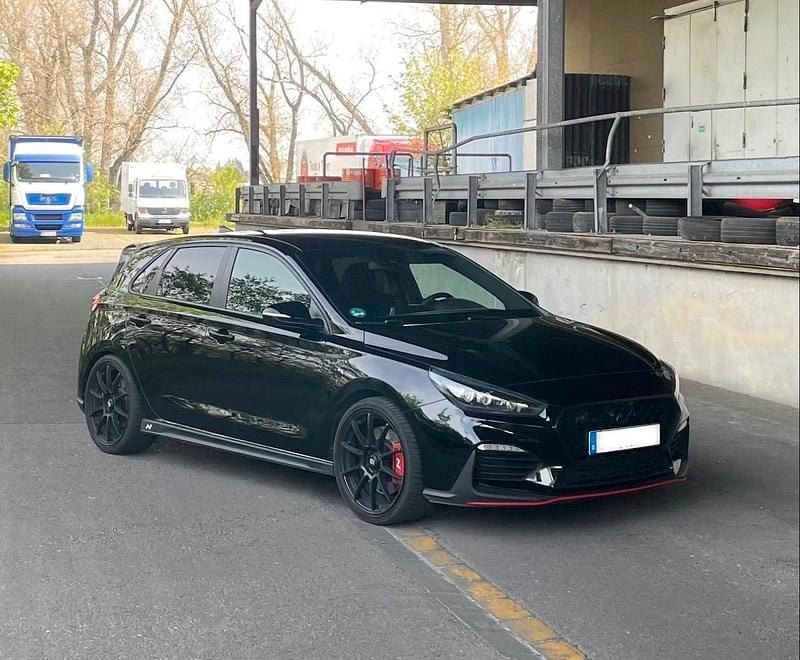 Schwarz Gebraucht 2018 Hyundai i30 N Performance Limousine | 18.200 € (Guter Preis) - Bild 1/4