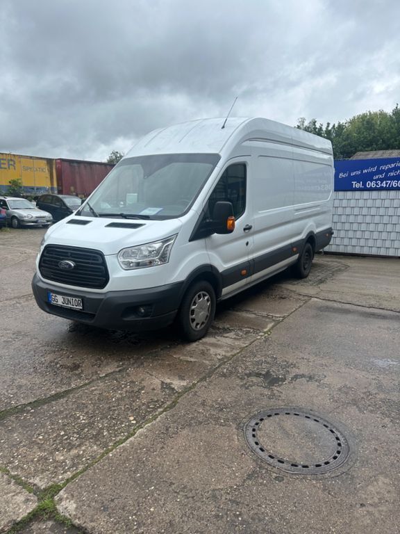 Gebraucht Ford Transit Trend 131 PS (96 kW) 2019 Weiß Van / Kleinbus