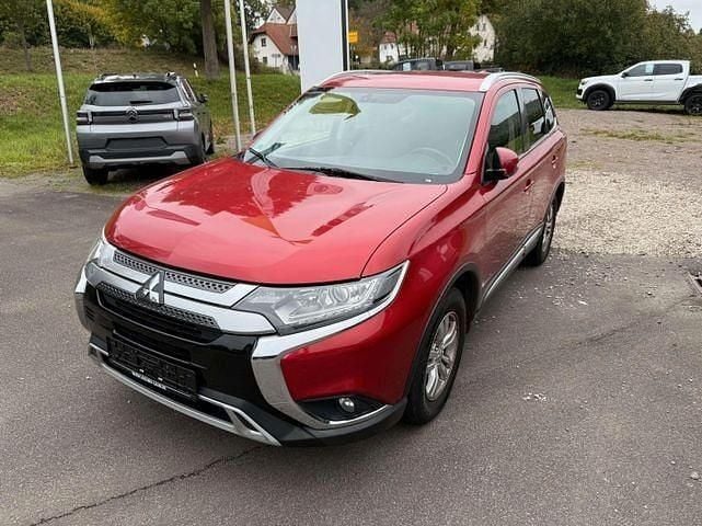 Gebraucht Mitsubishi Outlander Diamant Edition 150 PS (110 kW) 2019 Karminrot (m) SUV