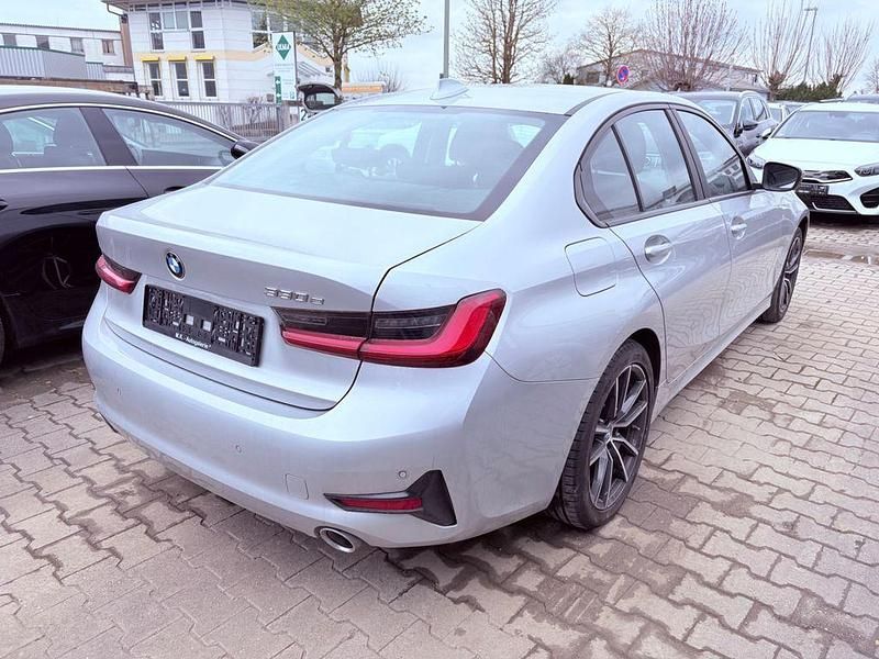 Gebraucht BMW 330e Advantage 252 PS (185 kW) 2020 Silber Limousine