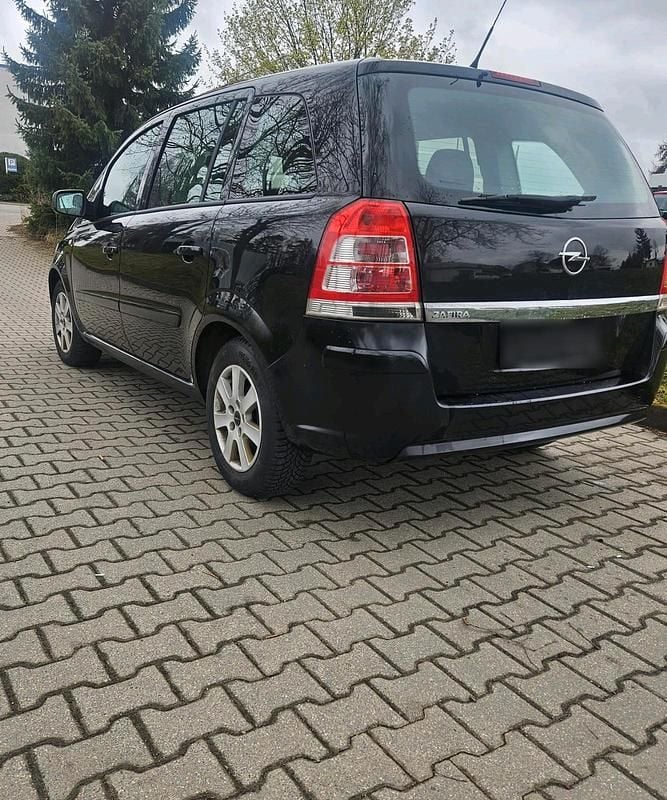 Gebraucht Opel Zafira 140 PS (102 kW) 2009 Schwarz Van / Kleinbus