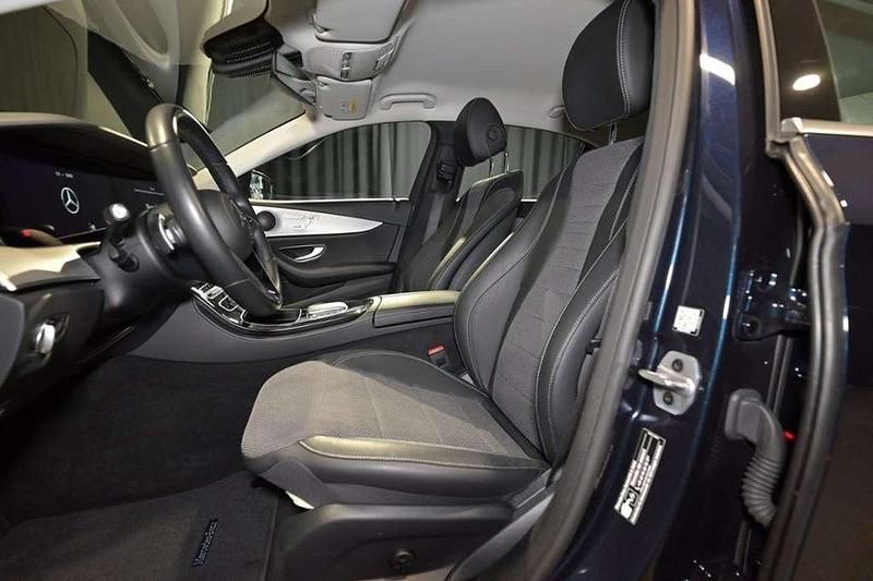 Gebraucht Mercedes E220 Avantgarde 200 PS (147 kW) 2022 Nautikblau Limousine