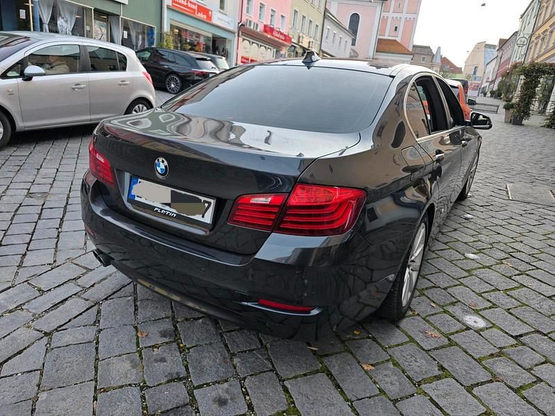 Gebraucht BMW 520 190 PS (139 kW) 2016 Grau Limousine