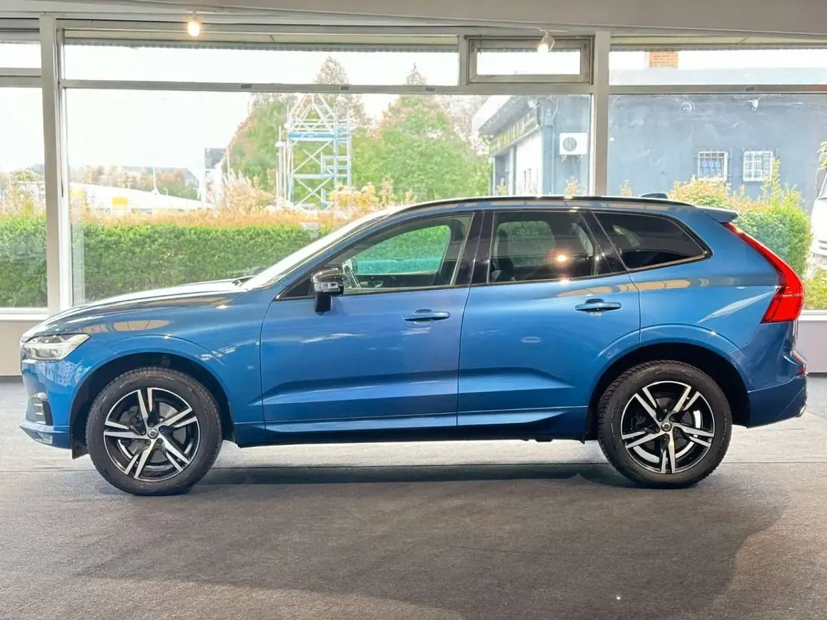 Second-hand Volvo XC60 R-Design 197 CP (144 kW) 2019 Albastru SUV