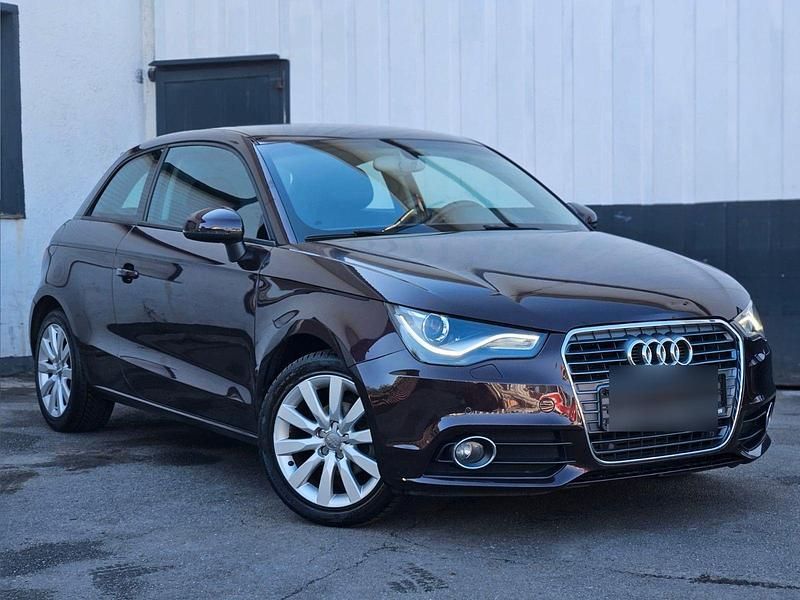 Rot Gebraucht 2013 Audi A1 Attraction Kleinwagen | 7.900 € (Guter Preis) - Bild 1/4