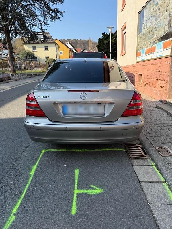 Gebraucht Mercedes E240 177 PS (130 kW) 2004 Grau Limousine