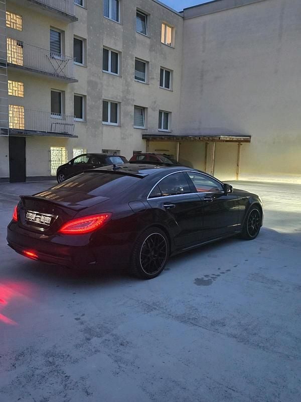 Schwarz Gebraucht 2015 Mercedes CLS350 AMG Limousine | 24.999 € (Fairer Preis) - Bild 1/4
