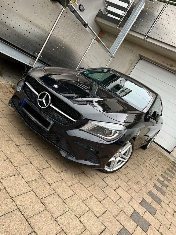 Schwarz Gebraucht 2015 Mercedes CLA220 Limousine | 15.000 € (Fairer Preis) - Bild 1/4