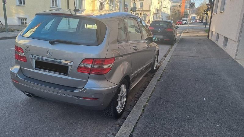 Gebraucht Mercedes B150 95 PS (69 kW) 2007 Grau Van / Kleinbus