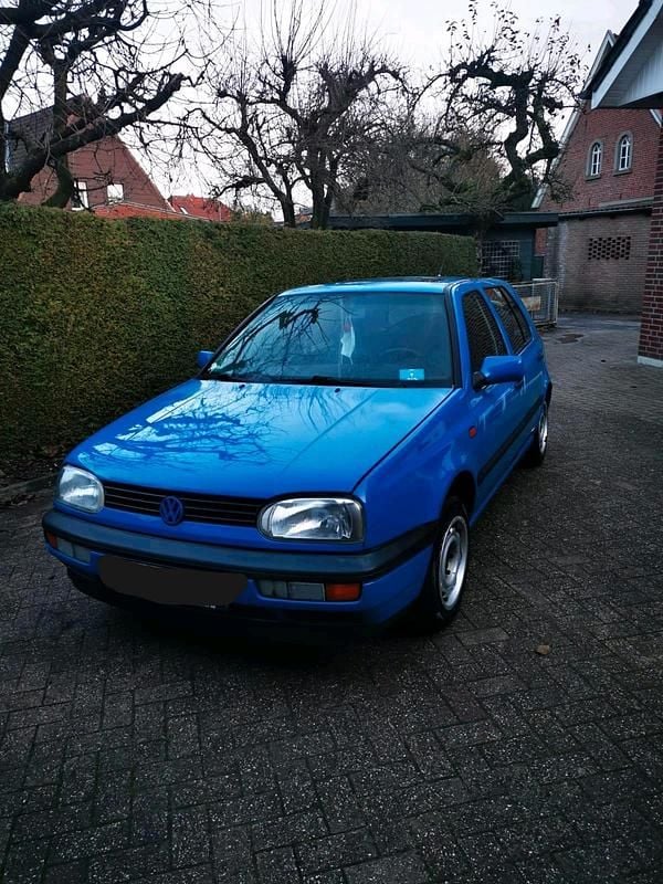 Blau Gebraucht 1993 VW Golf III Kleinwagen | 3.000 € - Bild 1/4