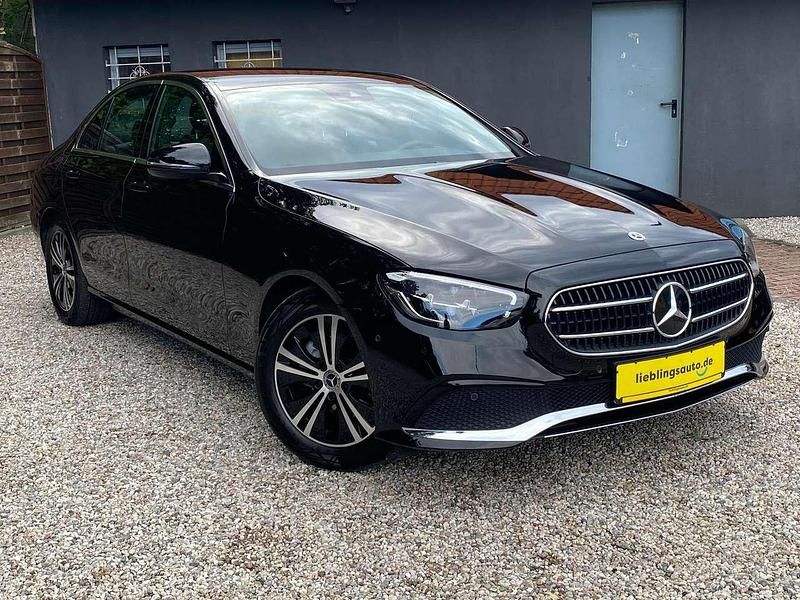 Gebraucht Mercedes E200 160 PS (117 kW) 2023 Schwarz Limousine