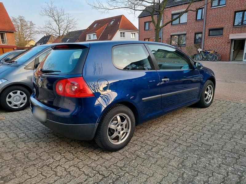 Gebraucht VW Golf V 74 PS (54 kW) 2005 Blau Kleinwagen