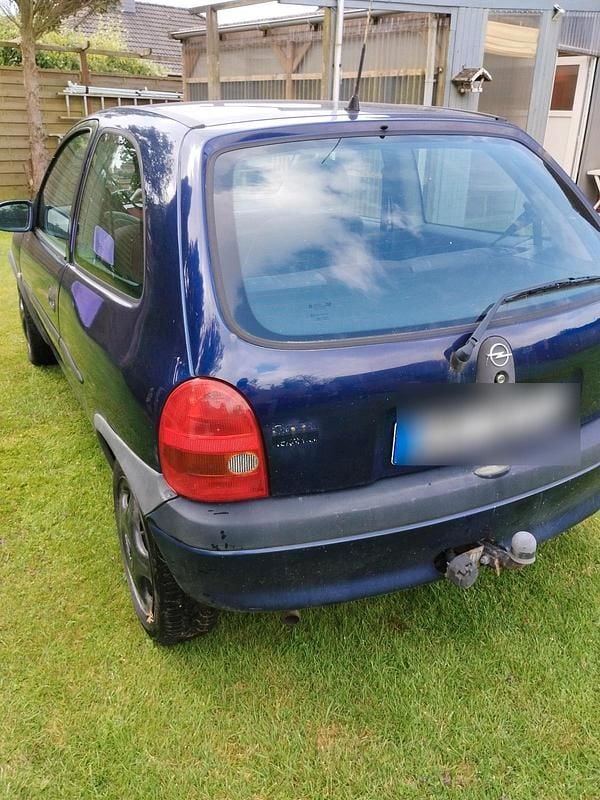 Blau Gebraucht 1997 Opel Corsa Limousine | 600 € (Guter Preis) - Bild 1/4