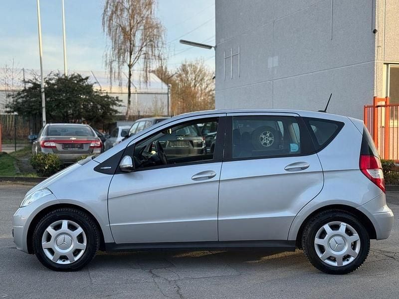 Gebraucht Mercedes A160 95 PS (69 kW) 2012 Silber Limousine