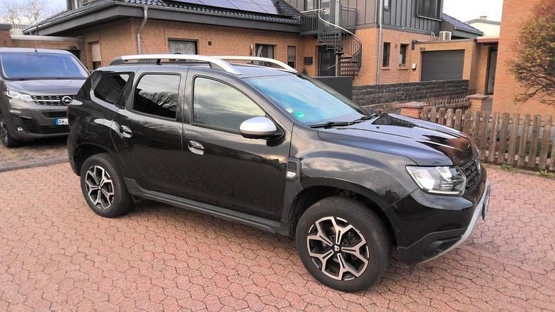 Schwarz Gebraucht 2021 Dacia Duster Prestige SUV | 12.700 € (Superpreis) - Bild 1/4