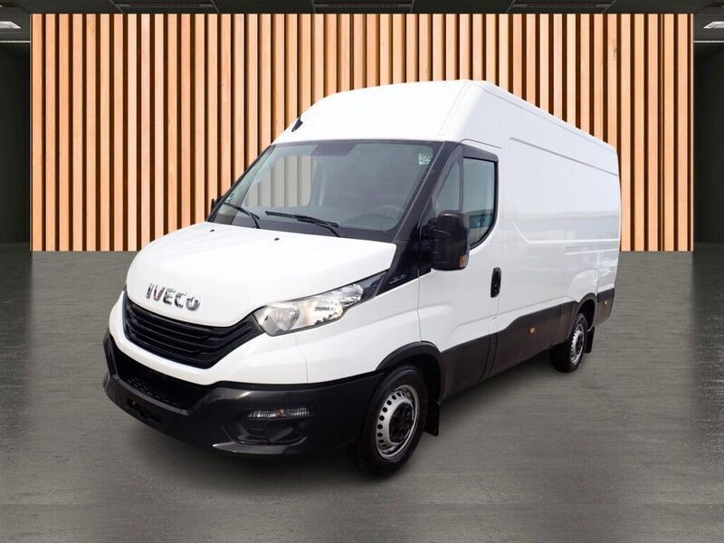 Weiß white ic 194 Gebraucht 2023 Iveco Daily Van | 31.980 € (Fairer Preis) - Bild 1/4