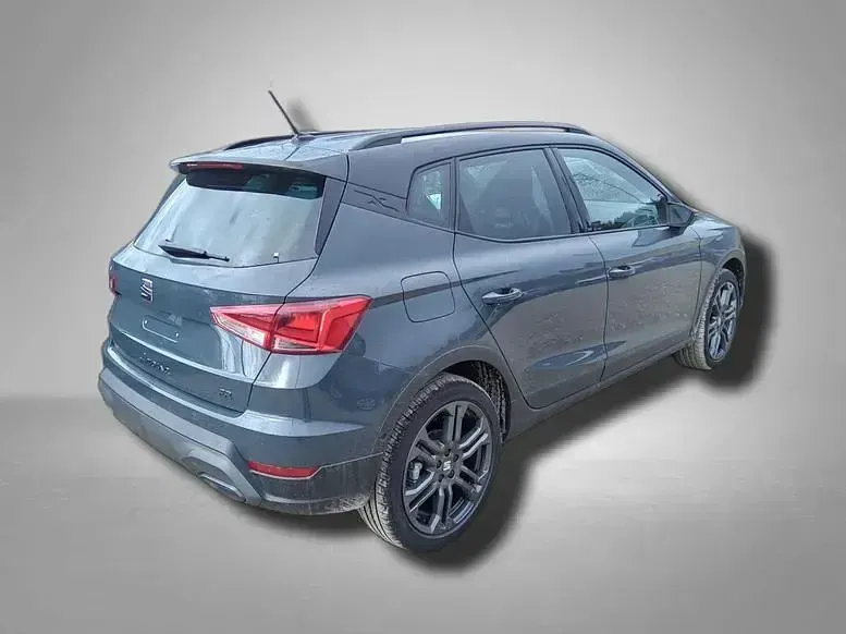 Gebraucht Seat Arona FR 150 PS (110 kW) 2026 Fiord blau / dach in midnight schwarz metallic SUV