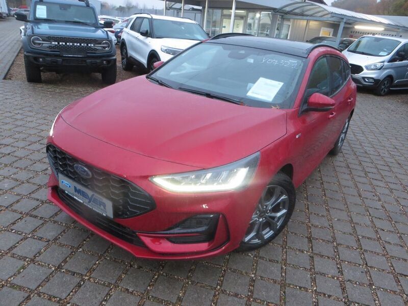 Fantastic red tc (metallic) Gebraucht 2023 Ford Focus ST-Line X Kombi | 28.990 € (Teuer) - Bild 1/4