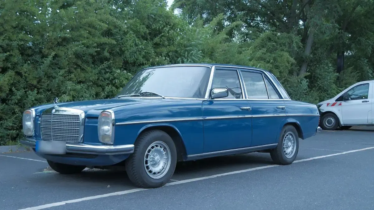 Gebraucht Mercedes 230 110 PS (80 kW) 1975 Blau Limousine