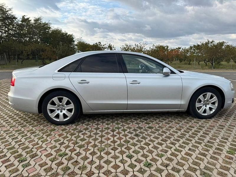Gebraucht Audi A8 250 PS (183 kW) 2012 Grau Limousine