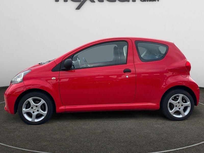 Gebraucht Toyota Aygo Basis 68 PS (50 kW) 2006 Rot Kleinwagen