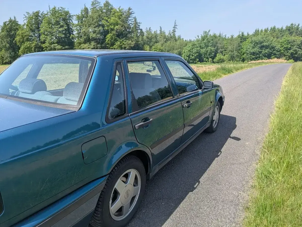Gebraucht Volvo 460 110 PS (80 kW) 1993 Grün Limousine