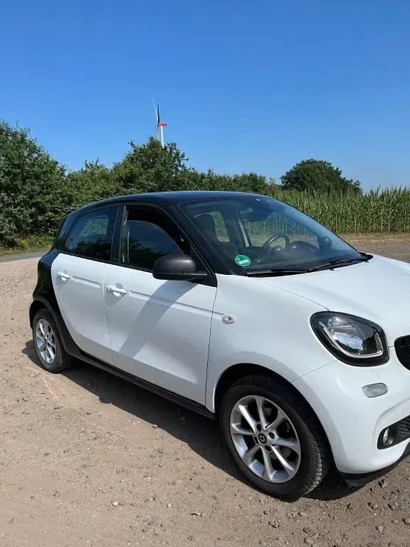 Gebraucht Smart ForFour Passion 71 PS (52 kW) 2017 Weiß Kleinwagen