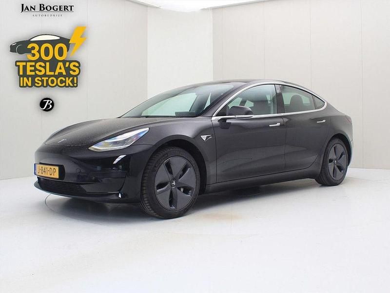 Schwarz Gebraucht 2020 Tesla Model 3 Standard Range Limousine | 18.900 € (Guter Preis) - Bild 1/4