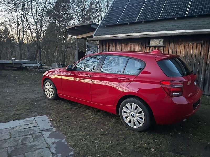 Gebraucht BMW 116 136 PS (100 kW) 2012 Rot Kleinwagen