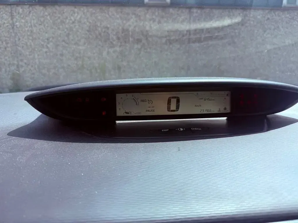 Gebraucht Citroën C4 Style 88 PS (64 kW) 2009 Silber Limousine
