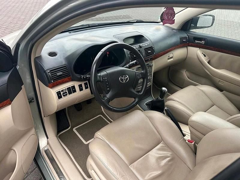 Gebraucht Toyota Avensis 116 PS (85 kW) 2004 Gelb Limousine