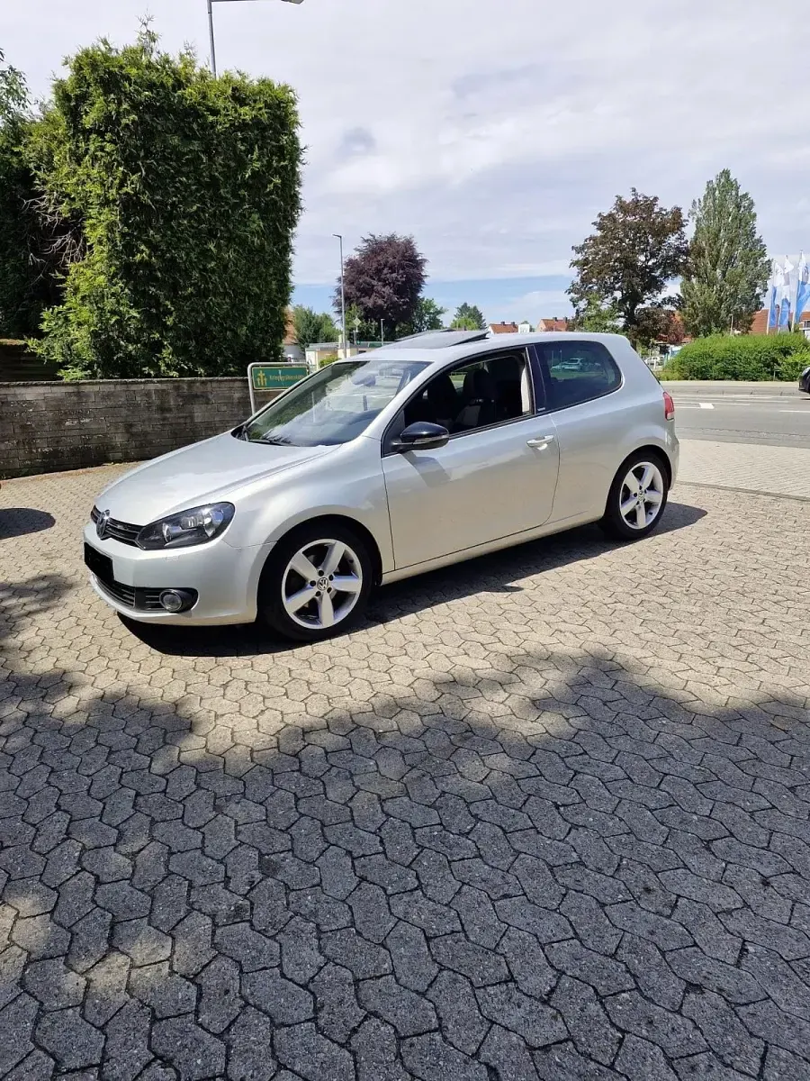 Gebraucht VW Golf VI Style 122 PS (89 kW) 2011 Grau Kleinwagen