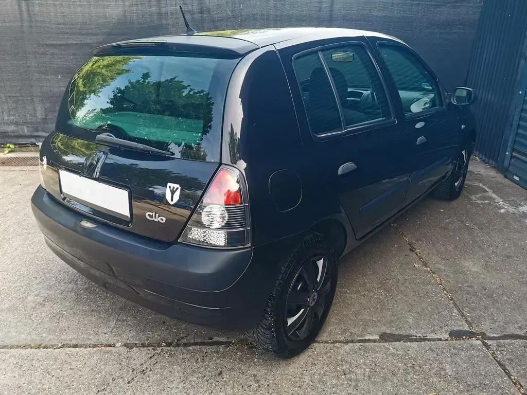 Gebraucht Renault Clio II 58 PS (42 kW) 2004 Schwarz Limousine